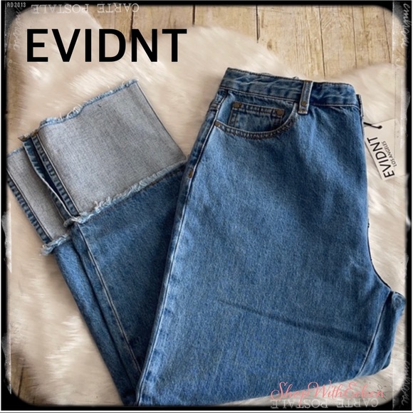 EVIDNT LOS ANGELES Malta Cuffed Cropped Jeans NWT - Picture 1 of 9